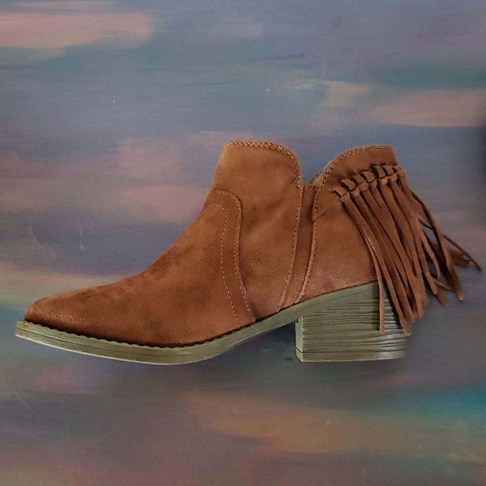 EUC Arizona Jeans Copper Colored Boots with Fringes Sz 6